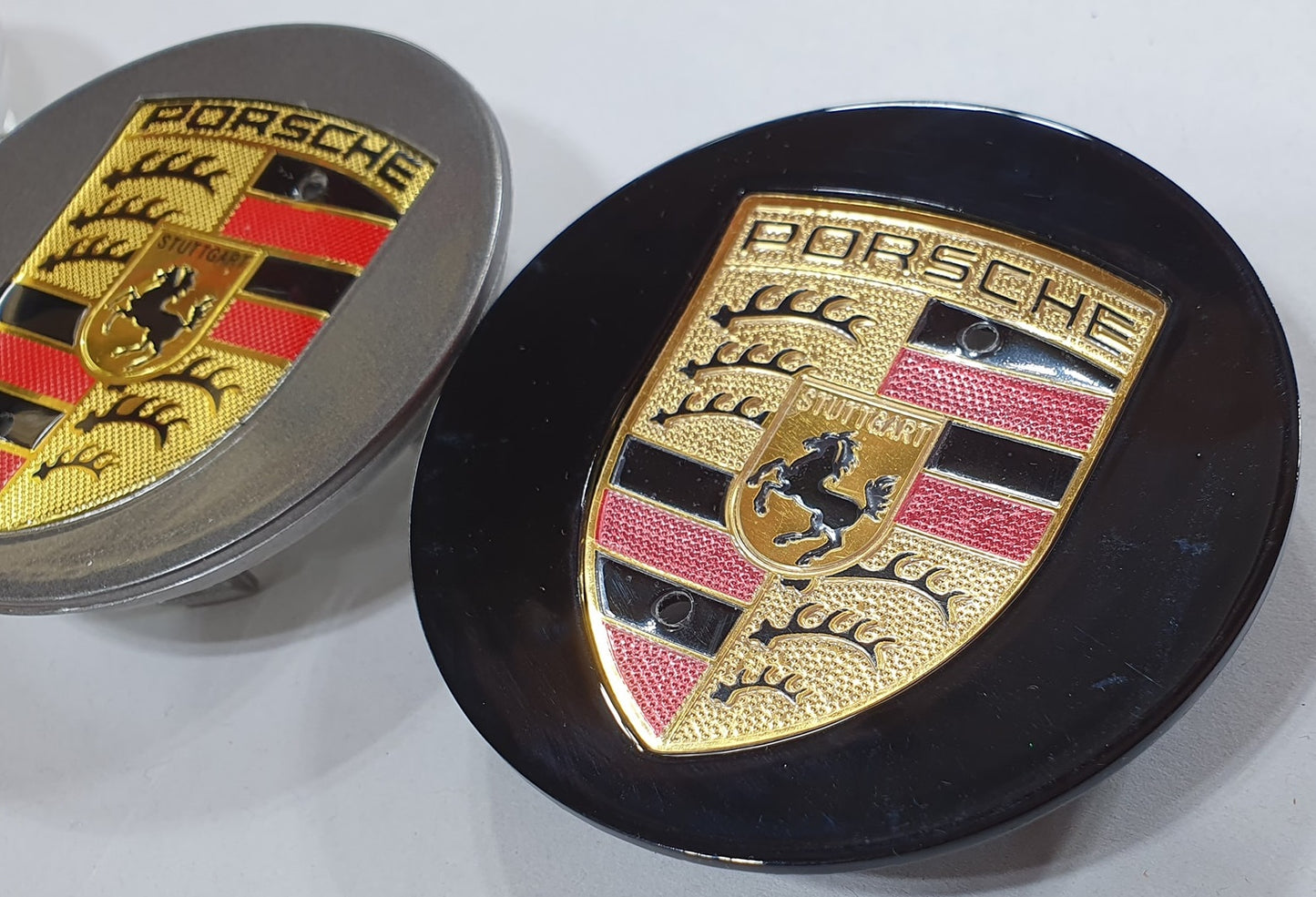 Zubehör - Porsche Wheel Centre Caps Badge Emblem - 76mm - Black - Porsche -  Nach dem Jahr 2000 - Catawiki